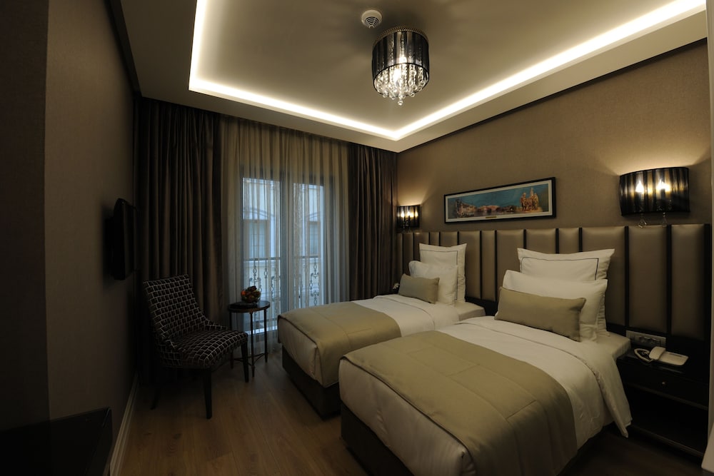 Le Petit Palace Hotel 6