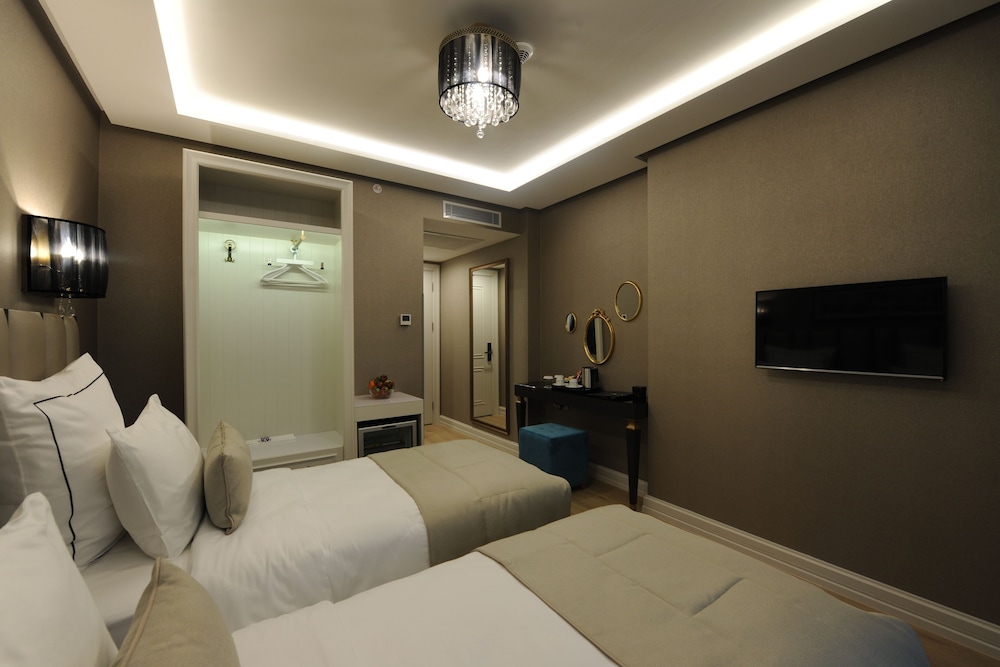 Le Petit Palace Hotel 19