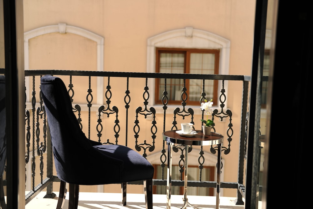 Le Petit Palace Hotel 22