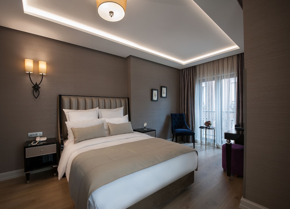 Le Petit Palace Hotel 18