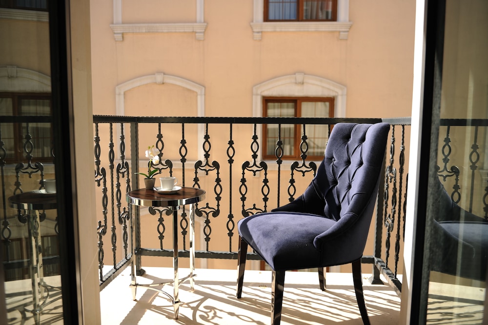 Le Petit Palace Hotel 24