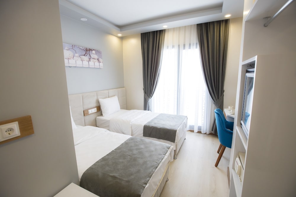 Royal Inci Airport Hotel 12