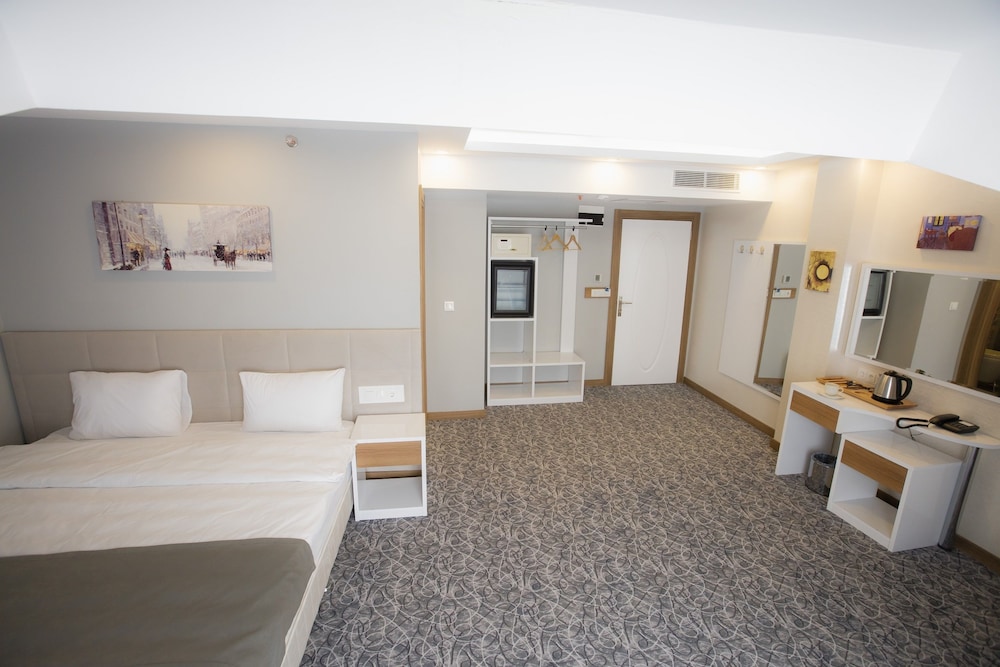 Royal Inci Airport Hotel 22