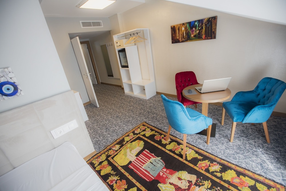 Royal Inci Airport Hotel 24