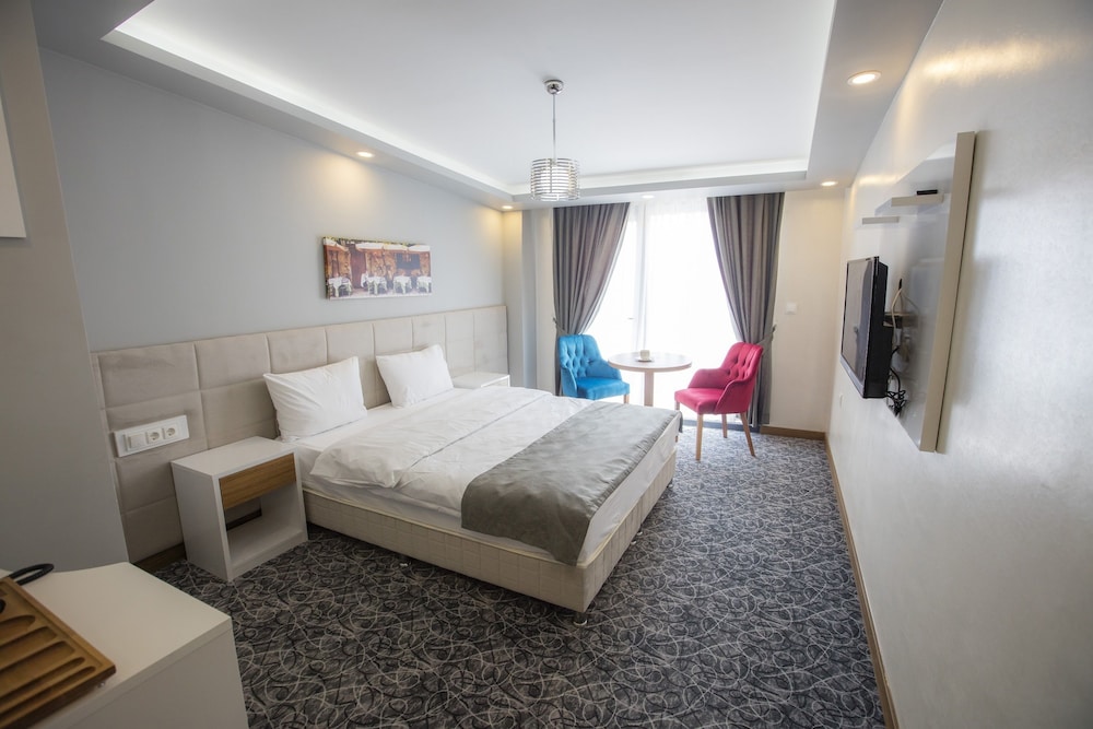 Royal Inci Airport Hotel 8