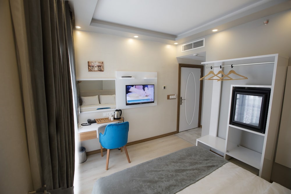 Royal Inci Airport Hotel 13