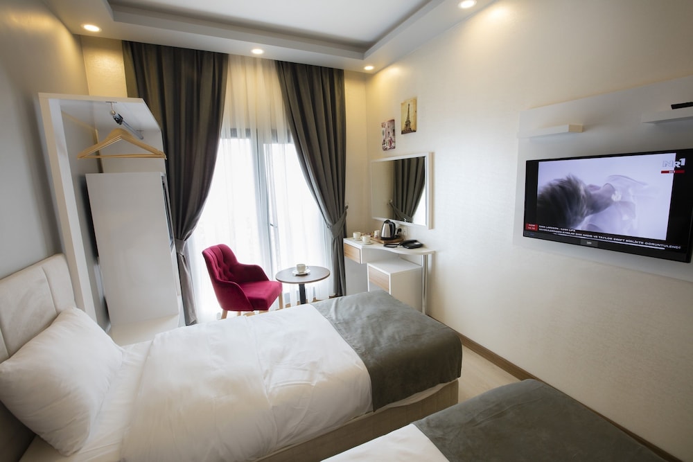 Royal Inci Airport Hotel 9