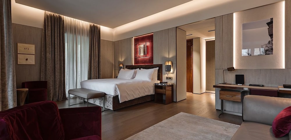 Fendi Private Suites 6
