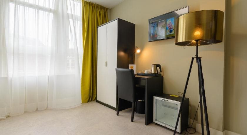 Camp Inn Hotel 7
