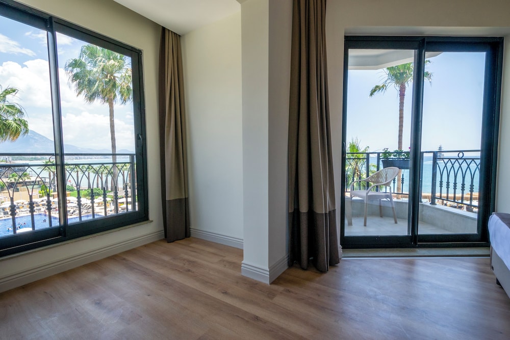 De'Manor Boutique Hotel 10