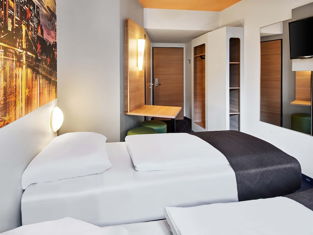 B&B HOTEL Frankfurt City-Ost 12