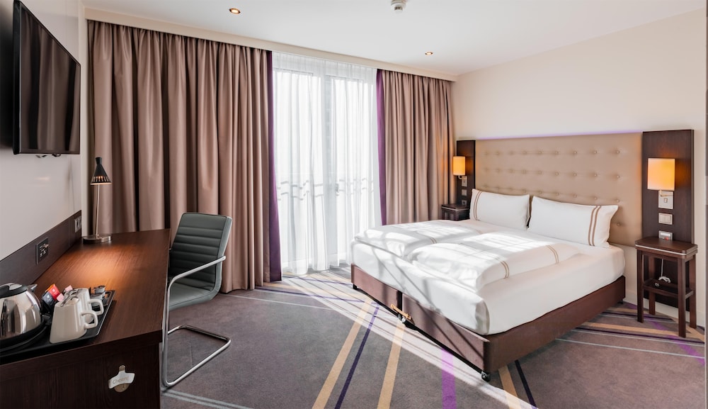 Premier Inn Frankfurt Messe Hotel 4