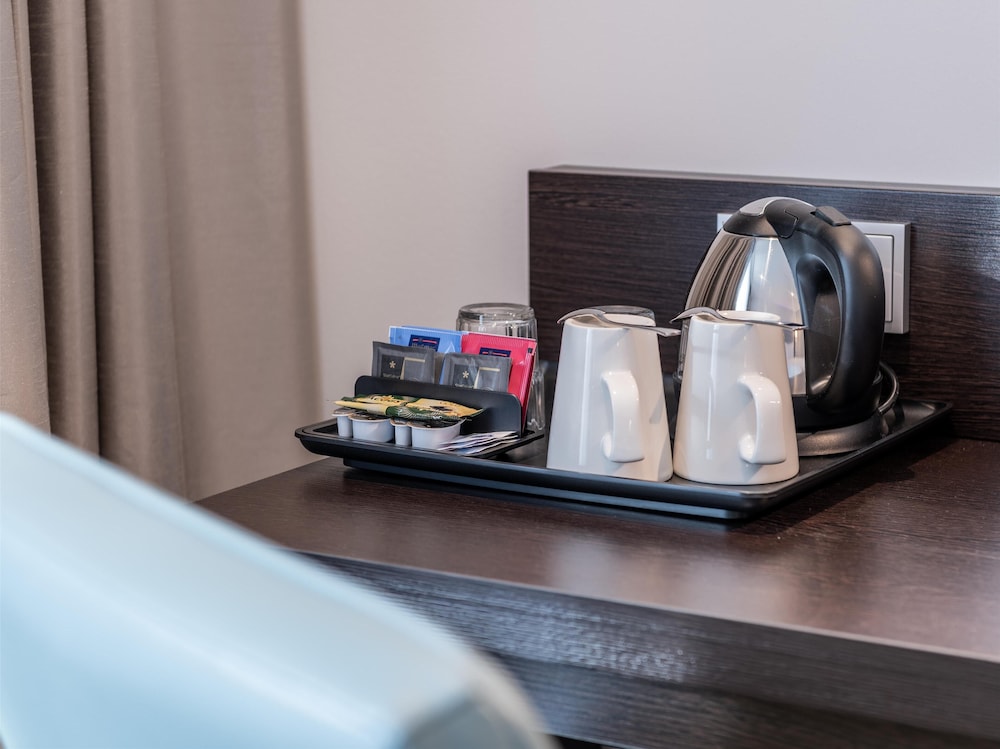 Premier Inn Frankfurt Messe Hotel 8