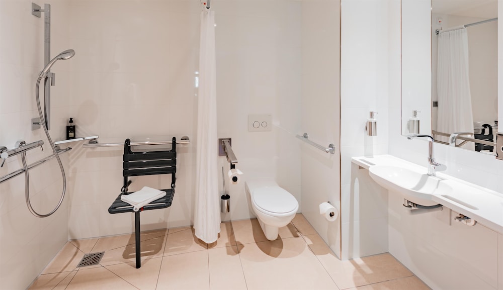 Premier Inn Frankfurt Messe Hotel 13