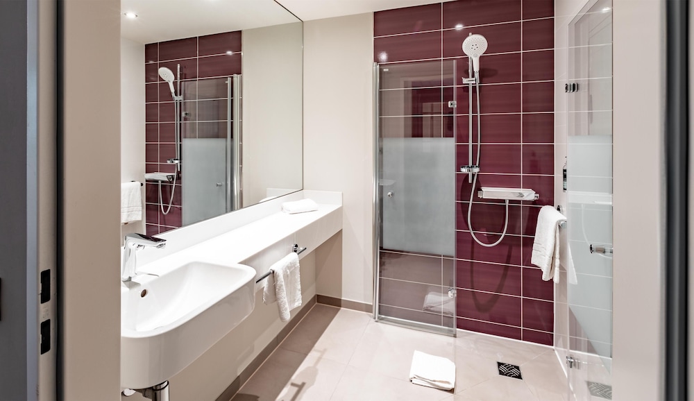 Premier Inn Frankfurt Messe Hotel 12