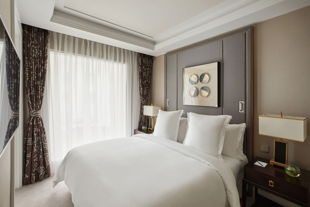 Four Seasons Hotel London at Tower Bridge 16