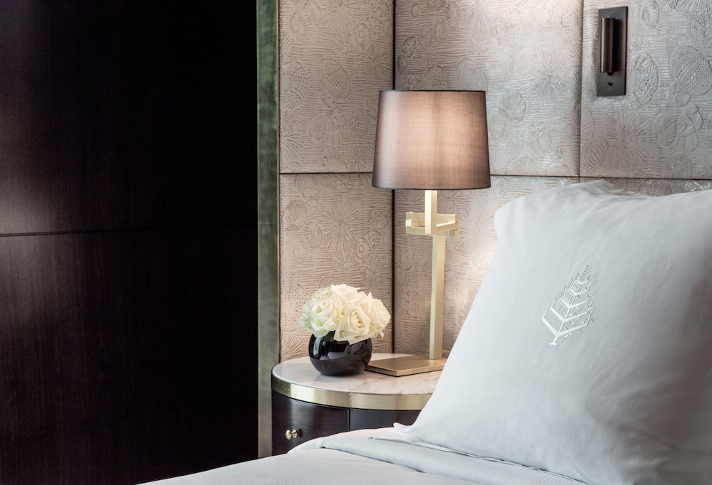 Four Seasons Hotel London at Tower Bridge 4