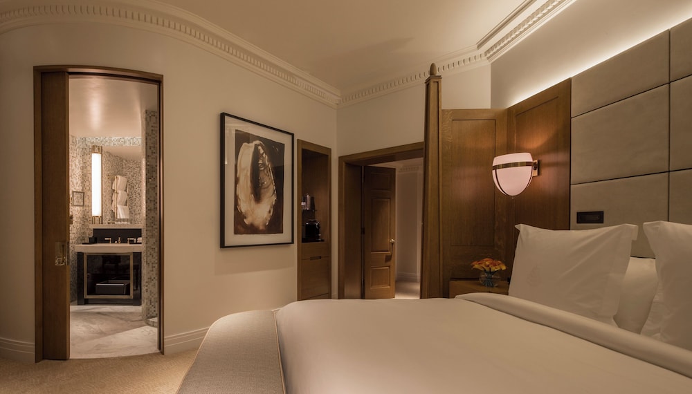 Four Seasons Hotel London at Tower Bridge 18