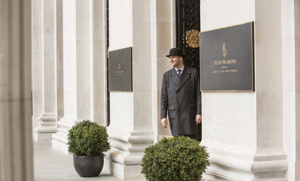 Four Seasons Hotel London at Tower Bridge 14