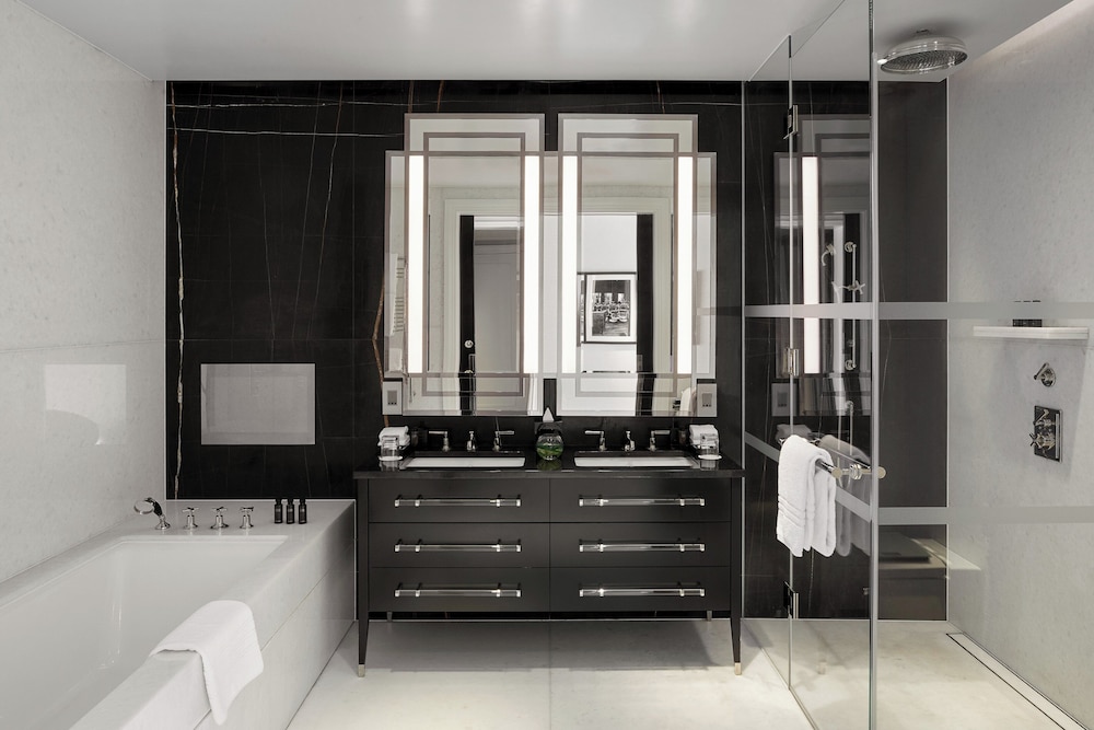 Four Seasons Hotel London at Tower Bridge 24