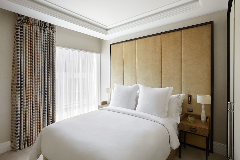 Four Seasons Hotel London at Tower Bridge 7