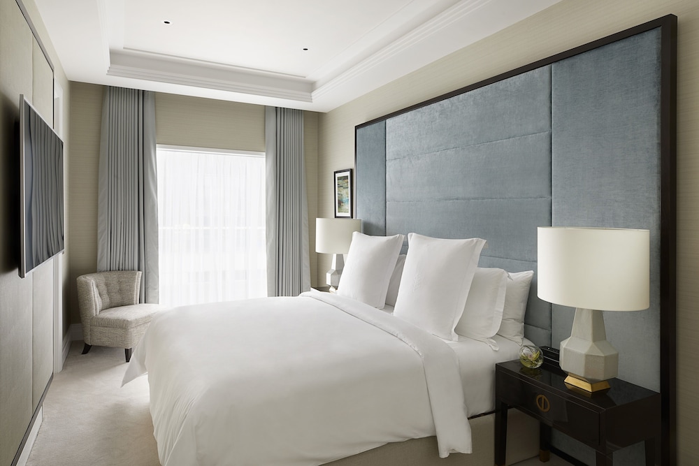 Four Seasons Hotel London at Tower Bridge 11