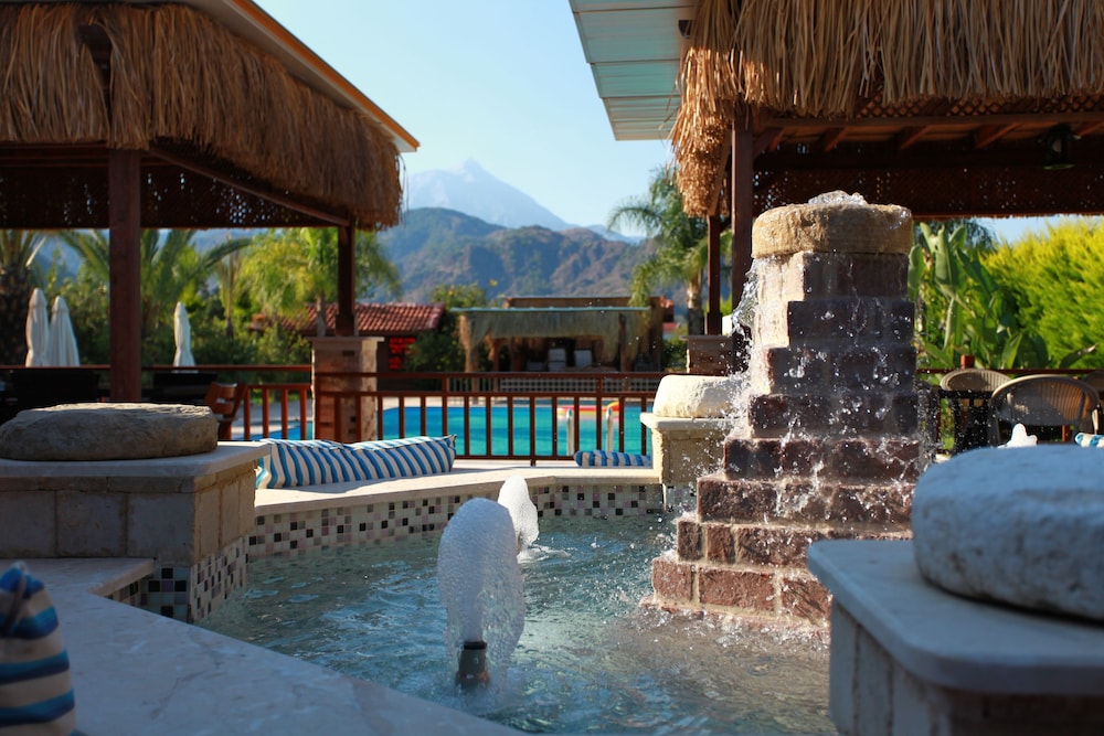 Azur Hotel 13