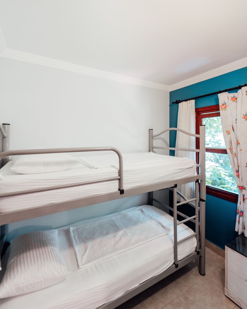Azur Hotel 8
