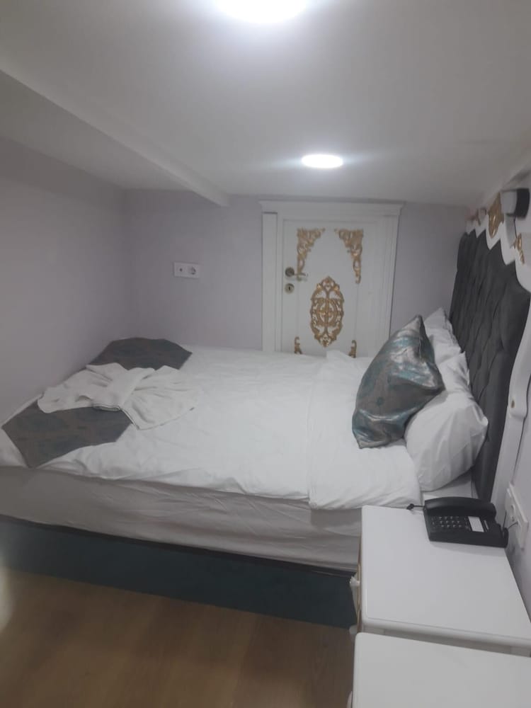 Hotel 1453 22