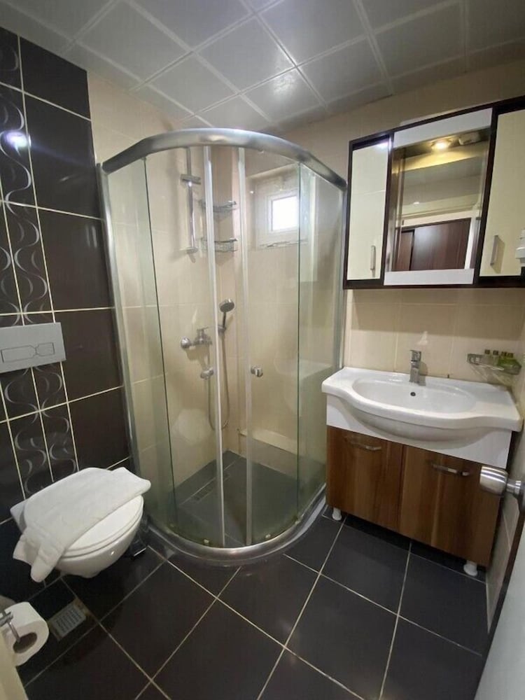 Theluna City Hotel 10