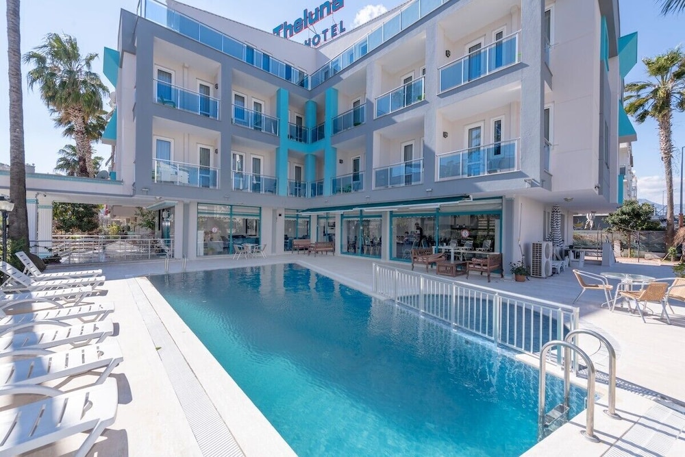 Theluna City Hotel 16