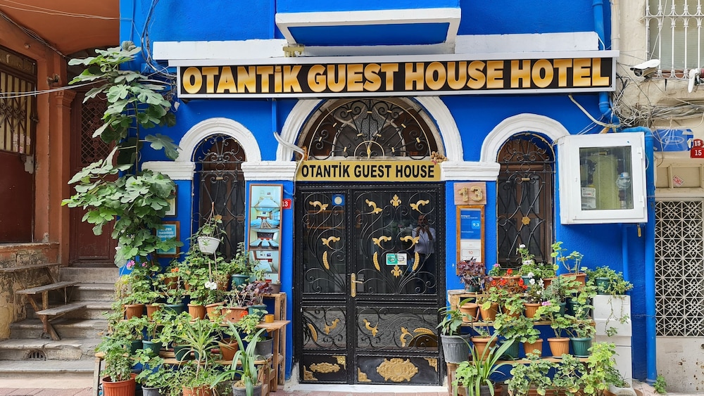 Otantik Guesthouse 14
