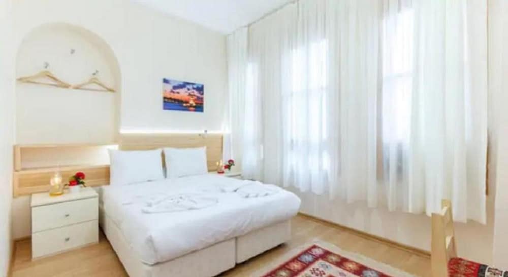 Otantik Guesthouse 8