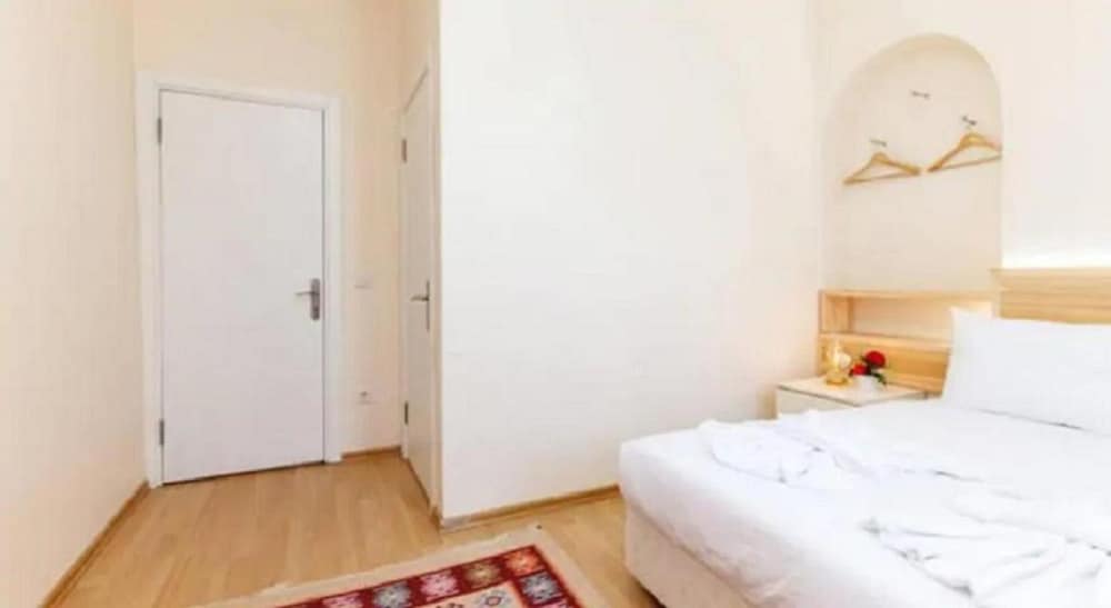 Otantik Guesthouse 9