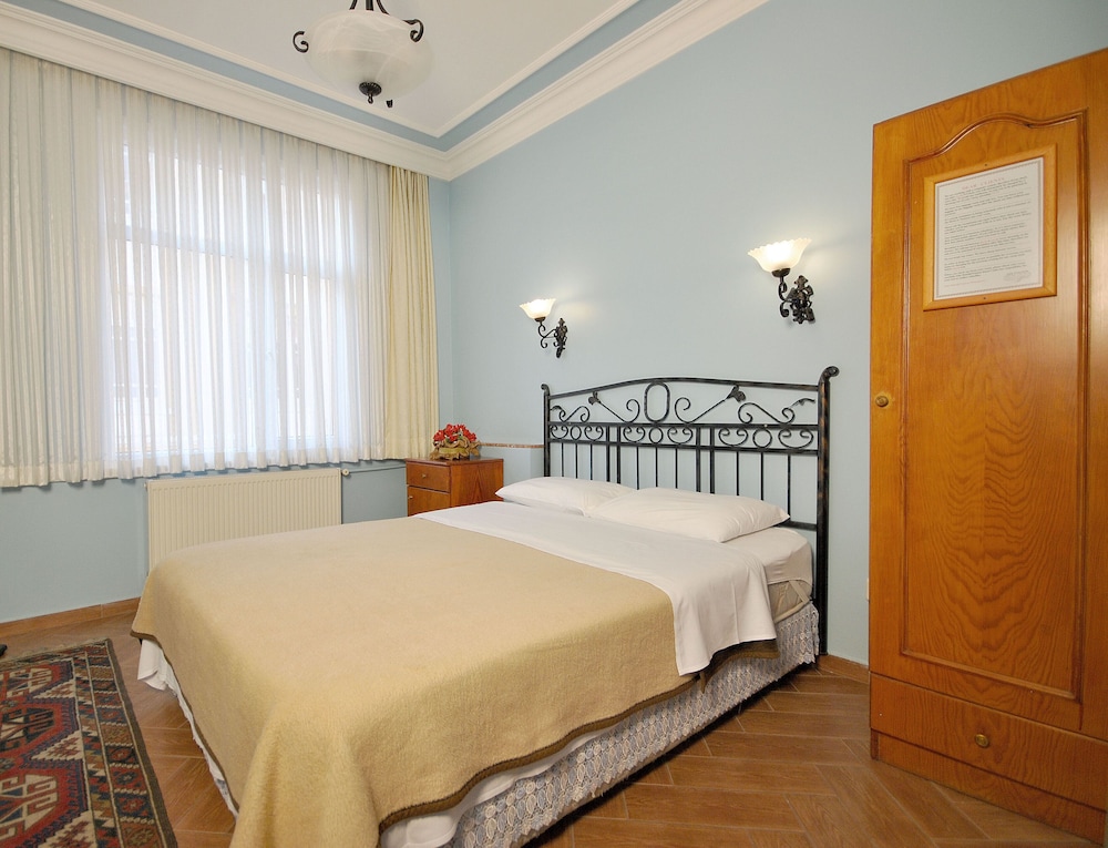Side Hotel 13