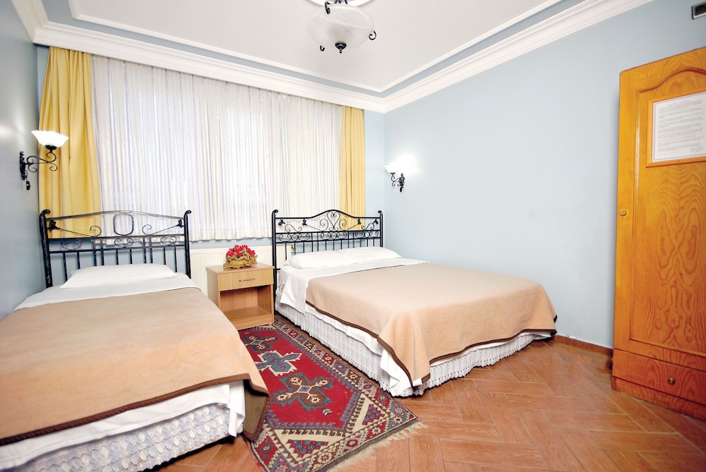 Side Hotel 12