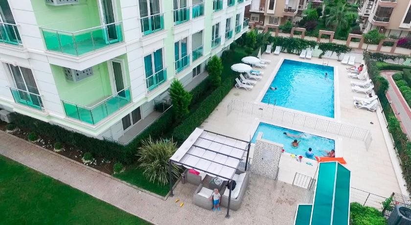 The Suites 14