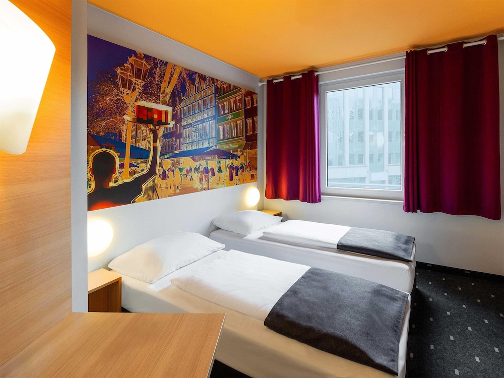 B&B HOTEL Düsseldorf-City 8