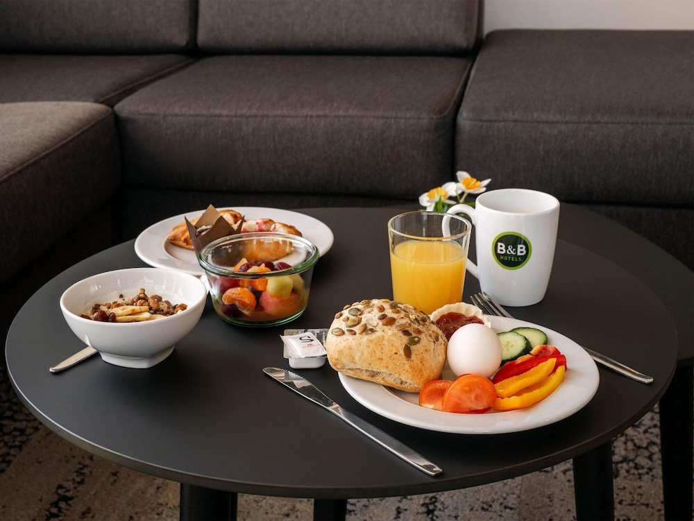B&B HOTEL Düsseldorf-City 24