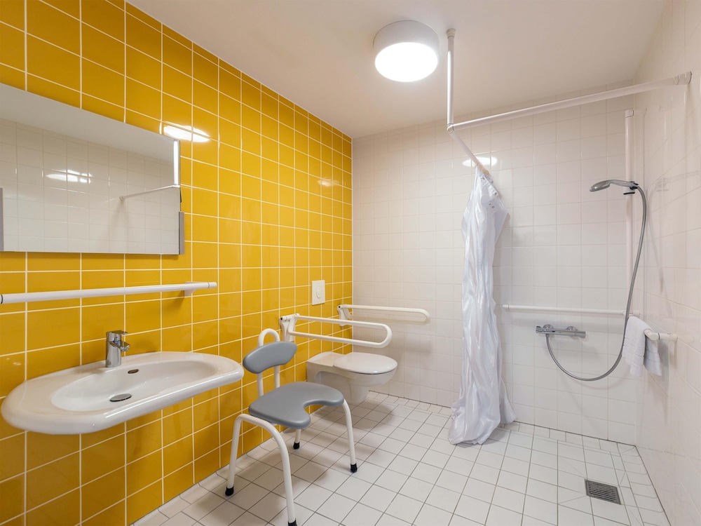 B&B HOTEL Düsseldorf-City 16