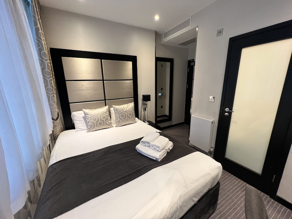 Great Saint Helen Hotel 13