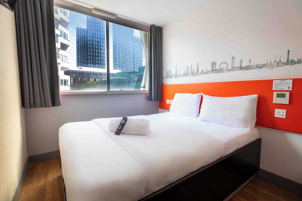 easyHotel Croydon 16