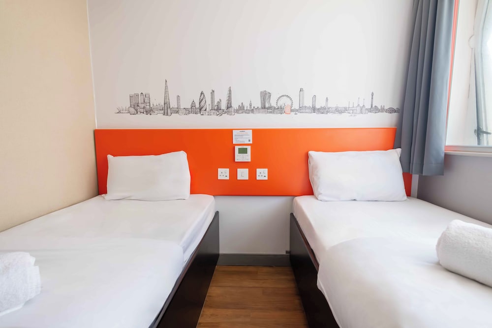 easyHotel Croydon 19