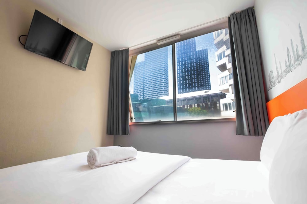 easyHotel Croydon 15