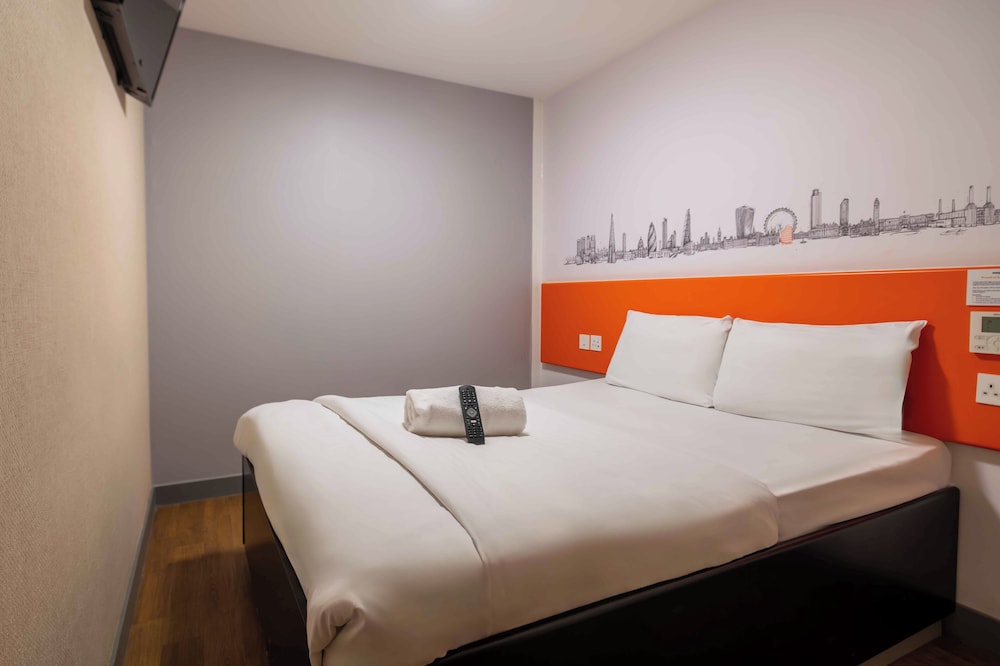 easyHotel Croydon 18
