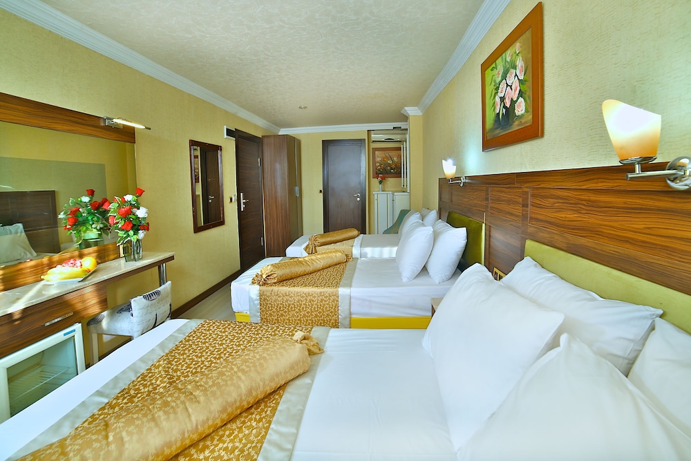 The Center Hotel 1