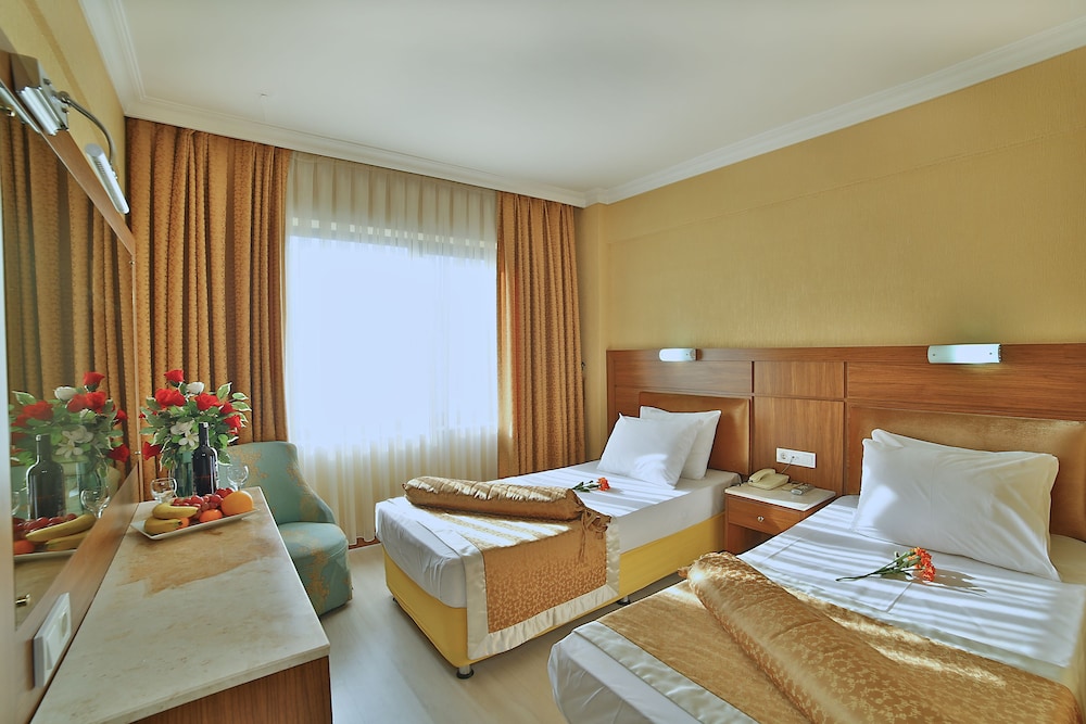 The Center Hotel 20