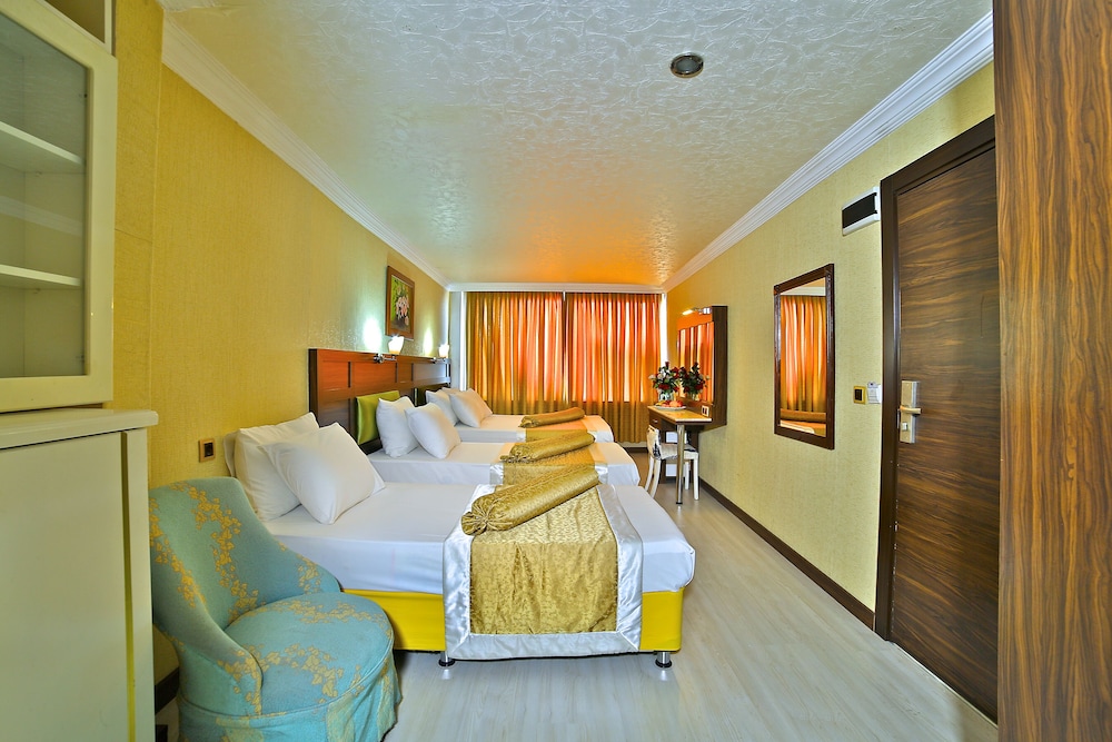The Center Hotel 19