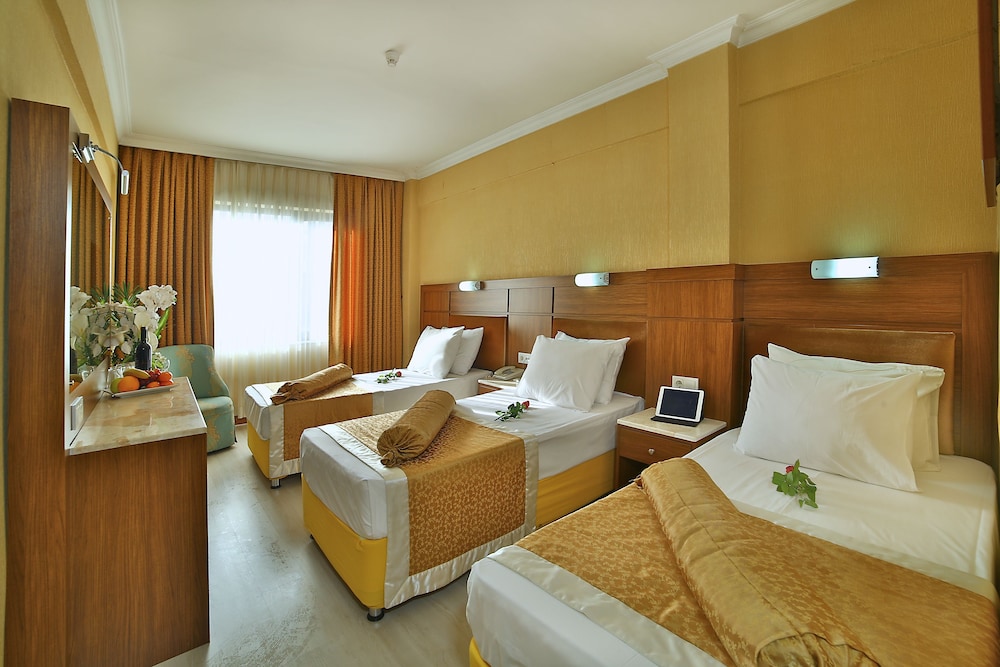 The Center Hotel 14