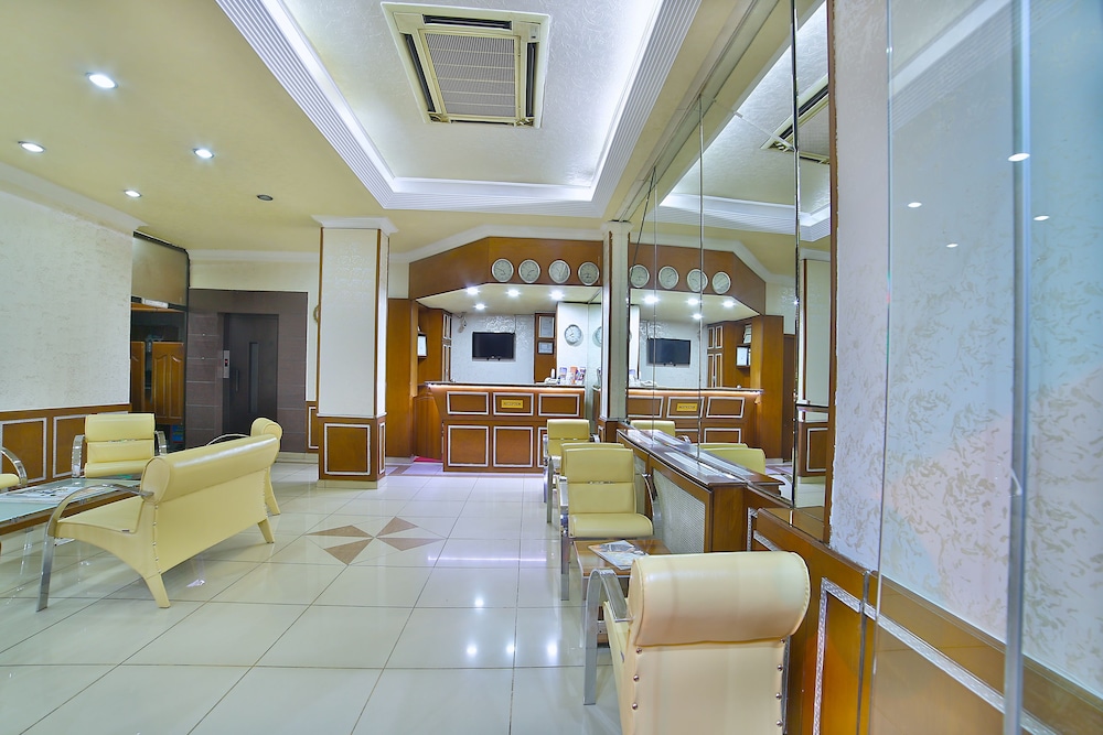 The Center Hotel 6